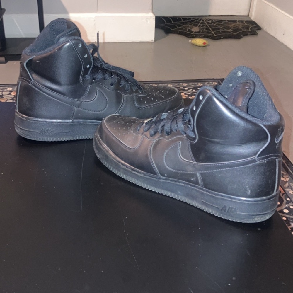 Nike Men's Black Leather Sneakers